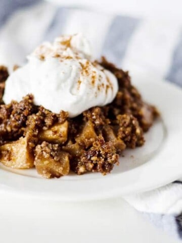 Paleo Apple Cobbler | PaleoScaleo.com