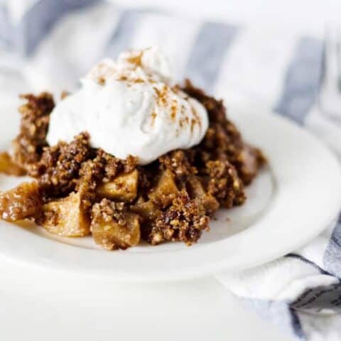 Paleo Apple Cobbler | PaleoScaleo.com