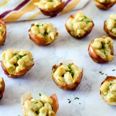 mini prosciutto cups filled with mac and cheese