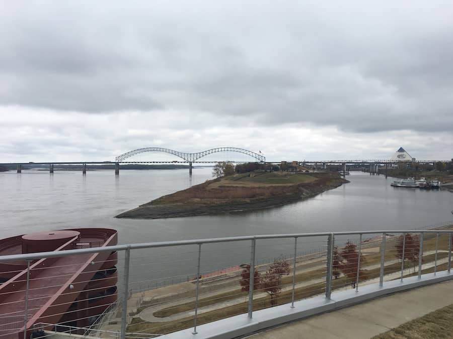 view looking down the Mississippi River from Memphis TN