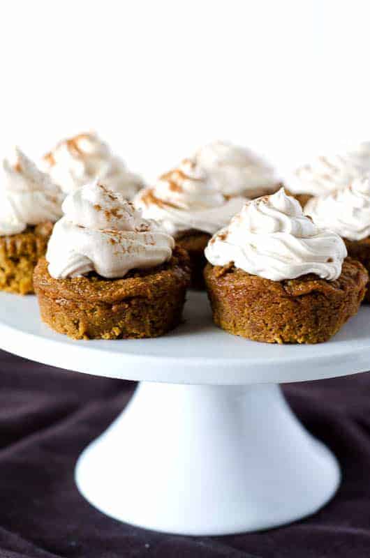 Paleo Pumpkin Cupcakes with Meringue Frosting | PaleoScaleo.com